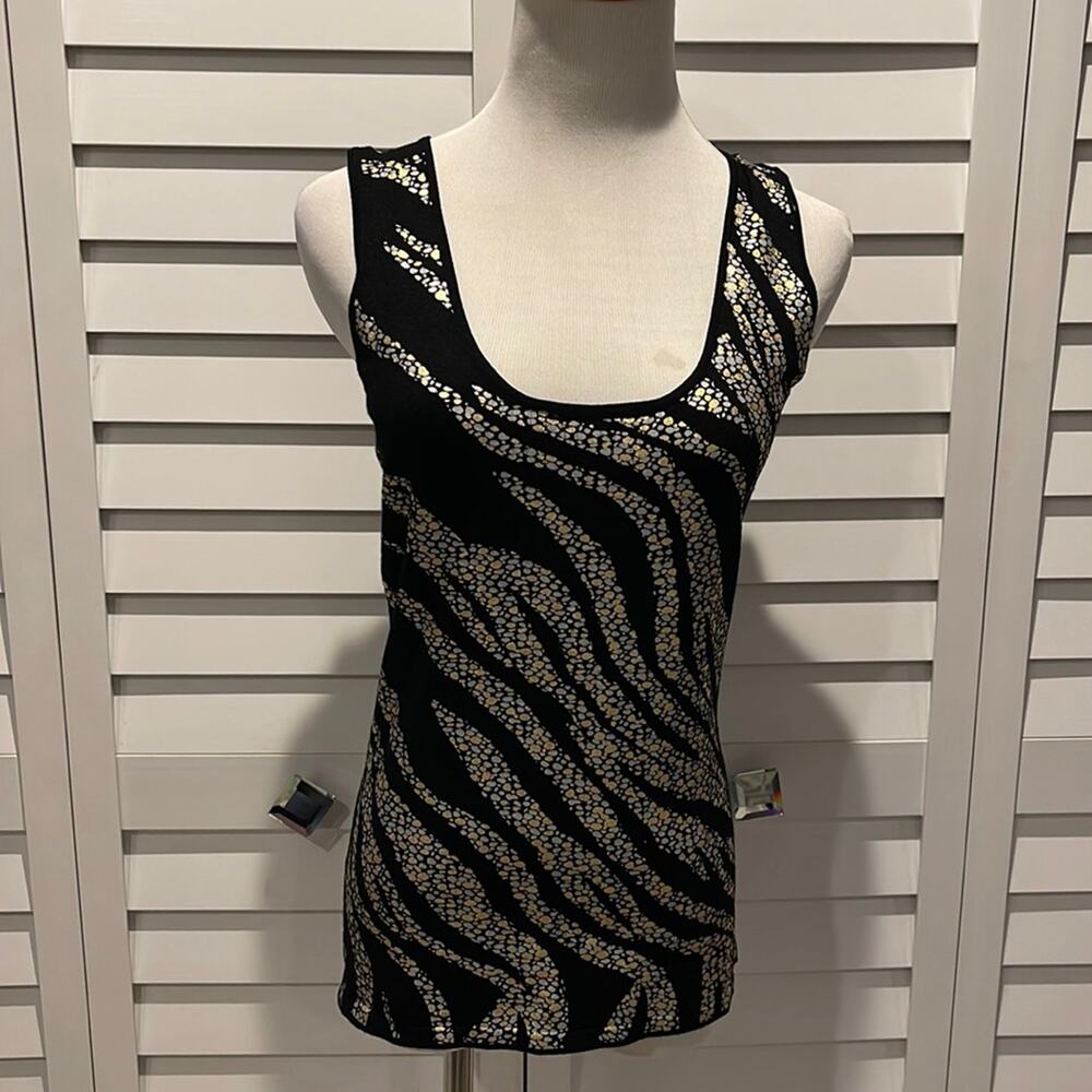 Belldini NWT Top in black and Gold Metallic print
